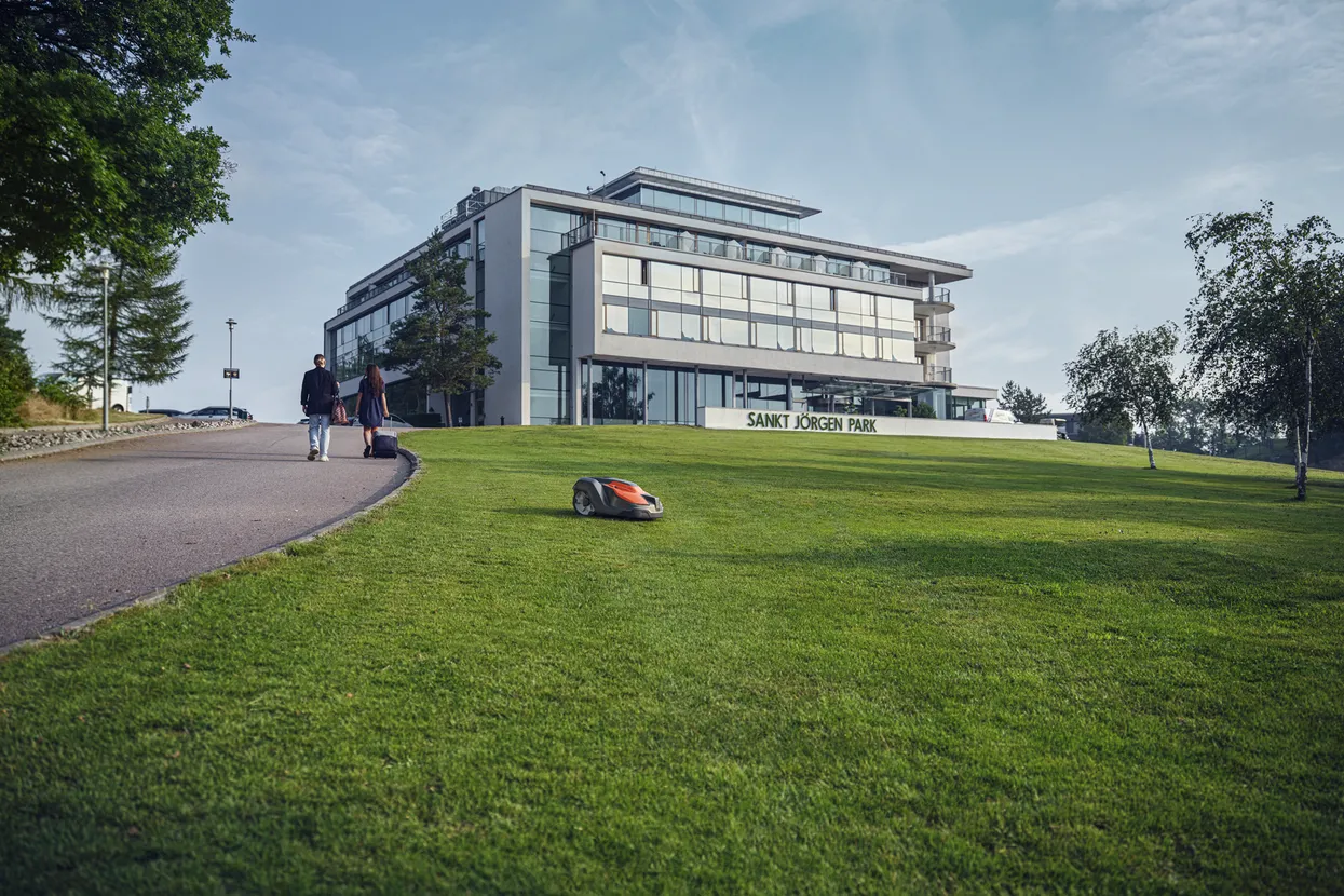 professional robotic lawnmower